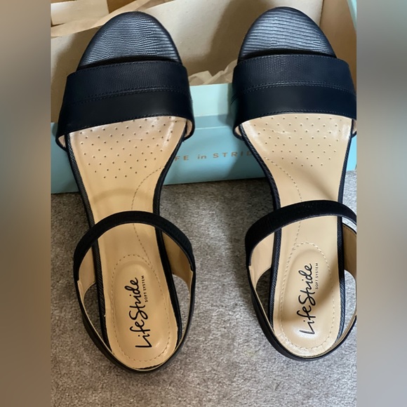 Nave wedge sandals 8W - Picture 1 of 3